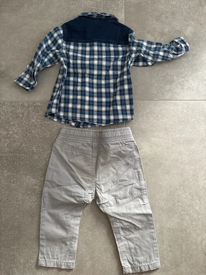 Ensemble pantalon souple et fin avec chemise à carreaux bleus et blanche 9 mois - photo numéro 2
