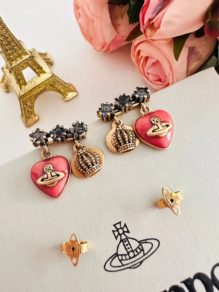 Boucles d’oreilles Vivienne Westwood cœurs rouges & couronnes dorées – Étoiles bleu ciel - photo numéro 2