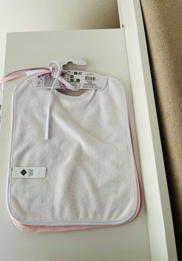 Lot 3 bavoirs neufs - photo numéro 4