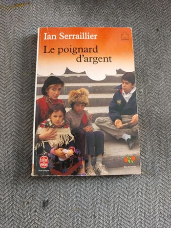 Le poignard d'argent