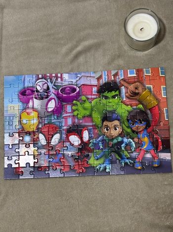 Je vend un puzzle enfant 99 pièces très bon état 