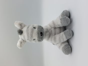 Peluche doudou zèbre blanc gris ZD Trading Action 22 cm nez noir TTBE