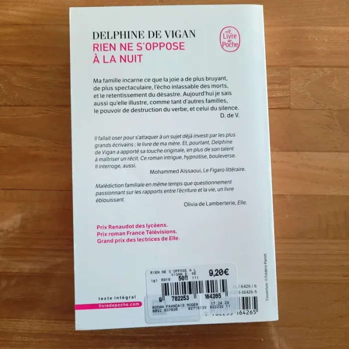 Livre Delphine de Vigan Rien ne s'oppose à la nuit - photo numéro 2
