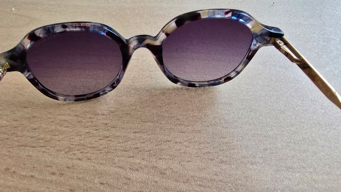 Lunette de soleil - photo numéro 1