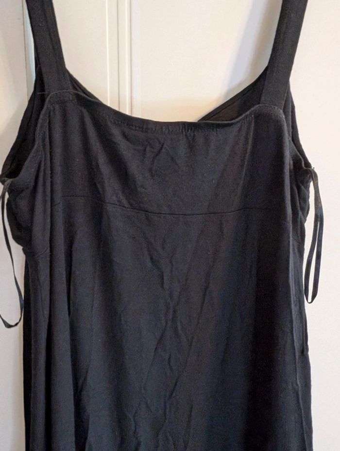 Robe noire - photo numéro 3
