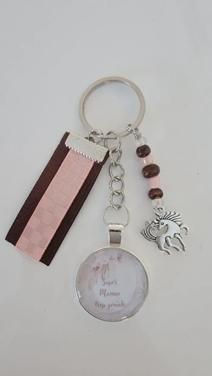 Cadeau maman, porte clé message bijoux de sac " super maman trop géniale"