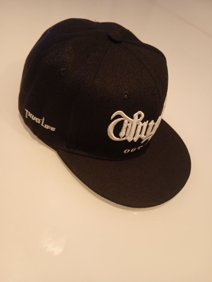 Casquette thug Life noir , avec signe brodé. Neuf - photo numéro 2