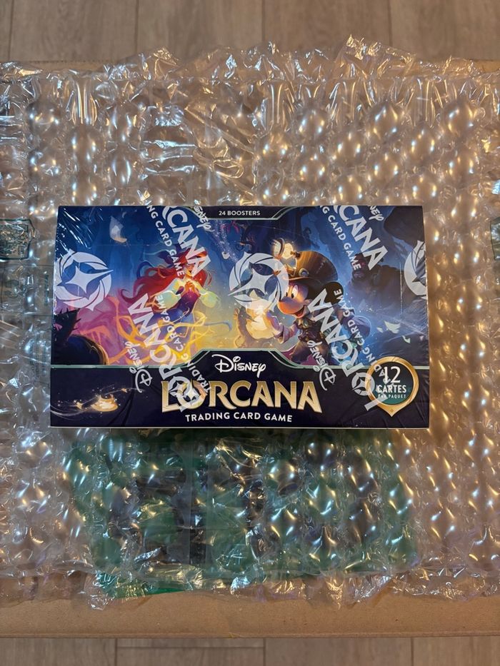 Display 24 Boosters Lorcana - Lueurs dans les Profondeurs