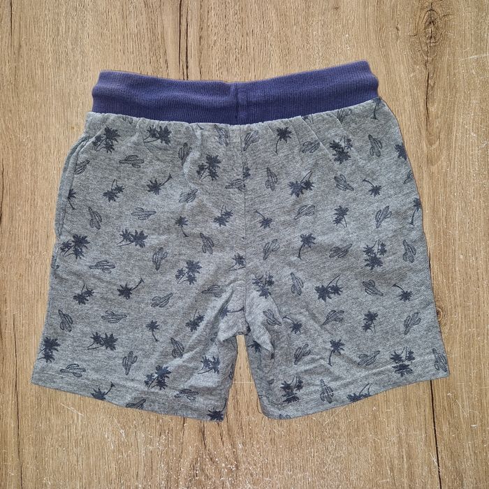 Short gris - photo numéro 2