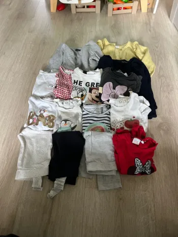 Lot de vêtements en taille 12 mois