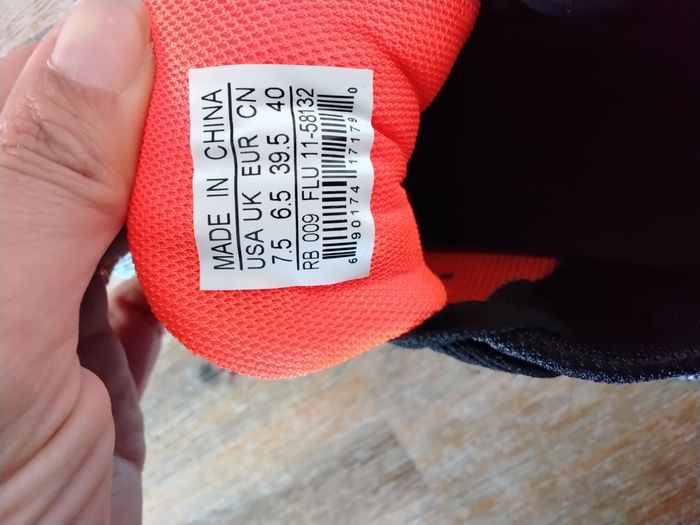 Baskets garçon ou hommme pointure 39,5 - Neuves - photo numéro 8