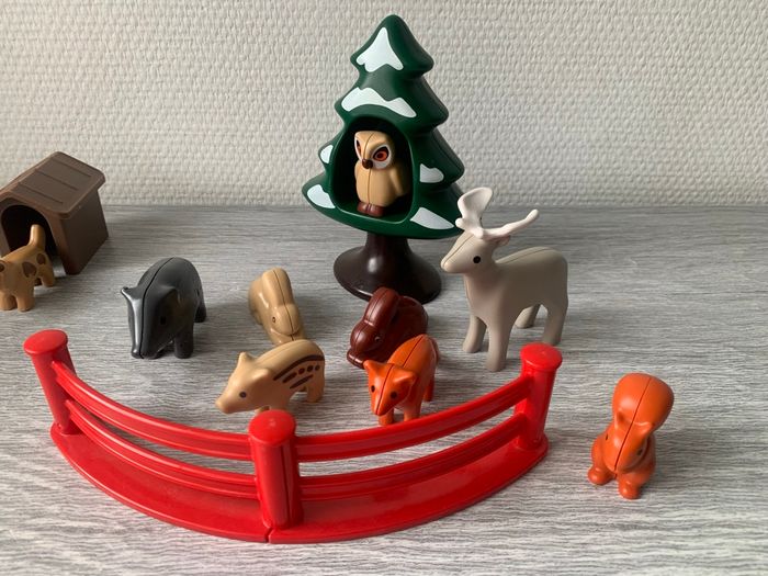 Tracteur et garde forestier avec les animaux de la forêt Playmobil 123 - photo numéro 2