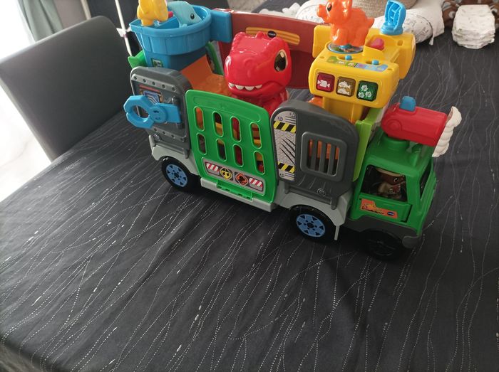 Camion dinosaures tutut