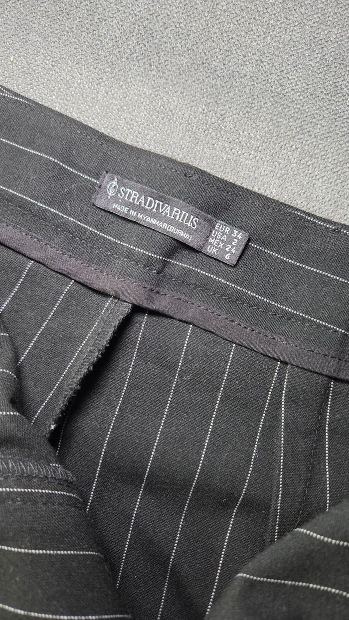 Pantalon à pince Stradivarius taille 34 - photo numéro 3