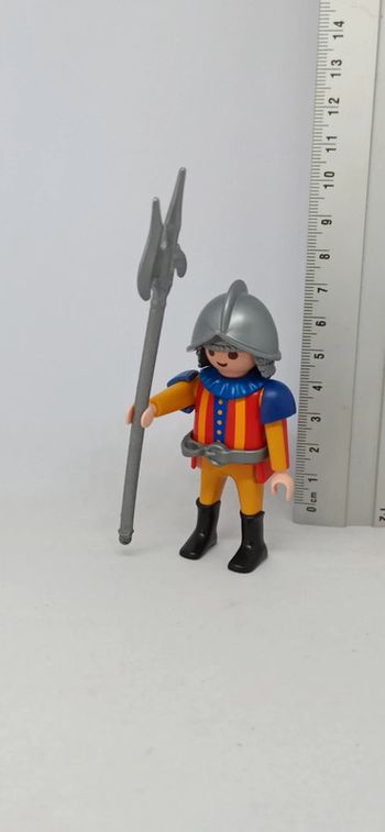Homme soldat conquistador espagnol avec arme playmobil