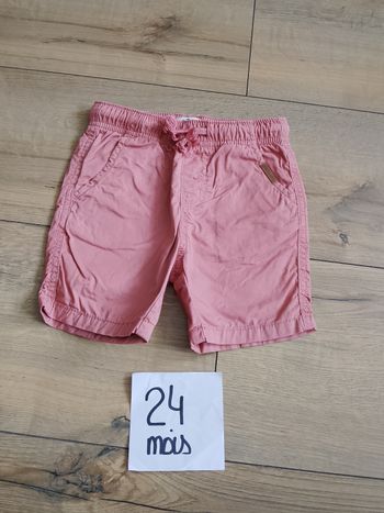 Short rose pâle pour garçon en taille 24 mois Gémo 