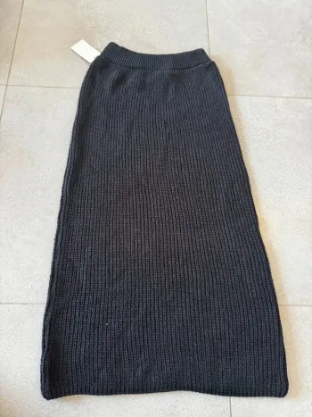 Longue jupe noir neuve, 36x95cm