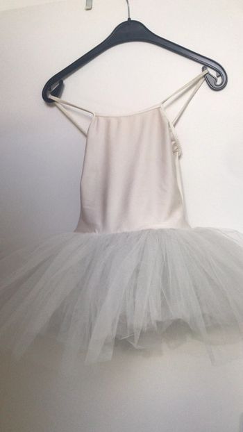 Superbe tutu court blanc taille 14 ans