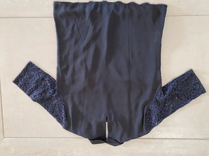 Blouse tee shirt style chemise Camaïeu à dentelle noir et marine taille 38 - photo numéro 16