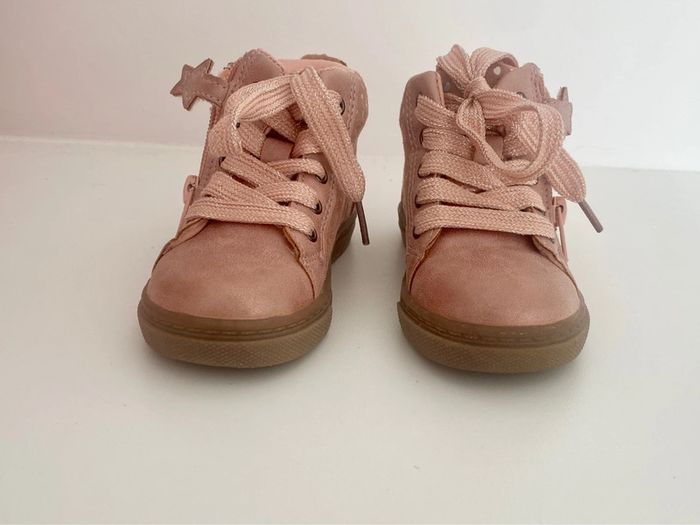 Chaussures montantes Mini & Girls taille 21 NEUVES - photo numéro 2