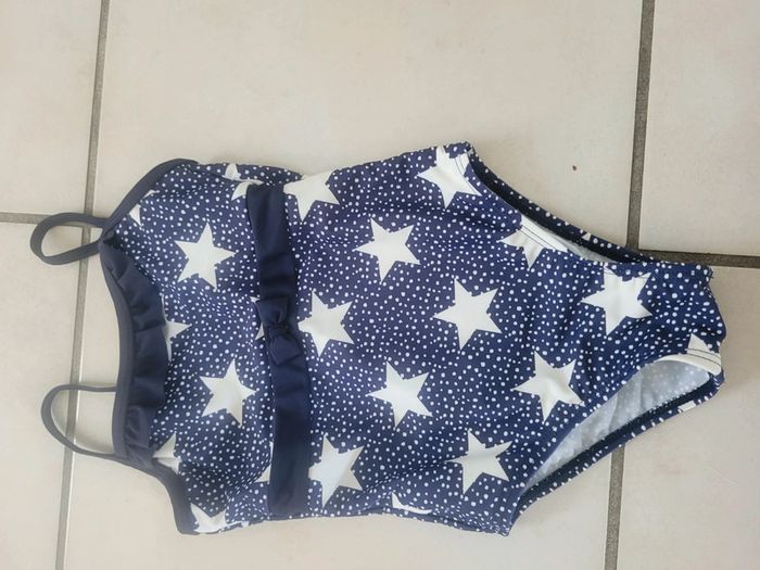 Superbe Maillot de bain 1 pièce marque U taille 5ans