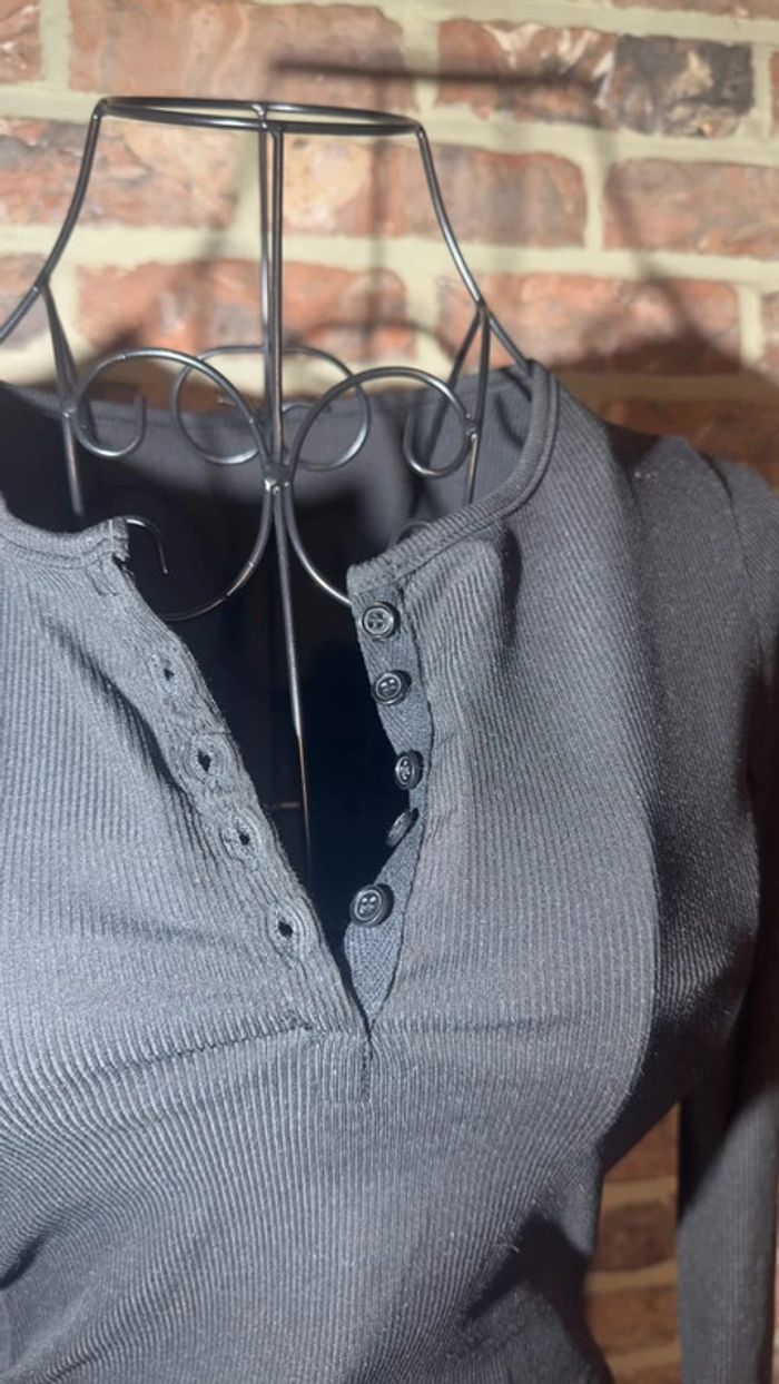 Haut a longues manches noir ligné élastique Dazy Taille S / 36 - photo numéro 6