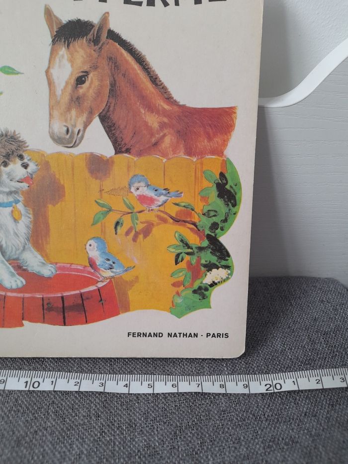 Livre cartonné vintage : Bobby à la ferme - photo numéro 3