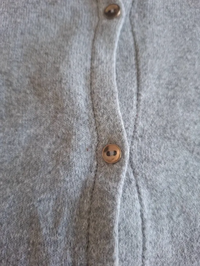 Gilet gris kiabi Taille 10 ans - photo numéro 2