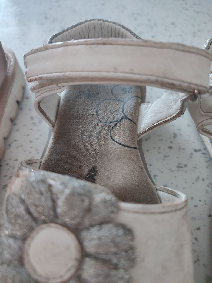 Nu-pieds paillettes roses (taille 24)+une paire blanche et argentée offerte (25) - photo numéro 3