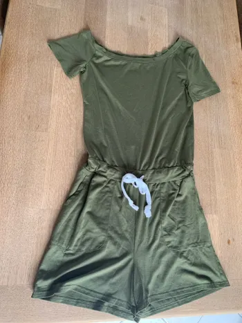 Combishort haut avec une épaule asymétrique