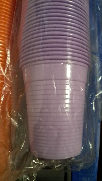 Lot de 100 gobelets plastique mauves