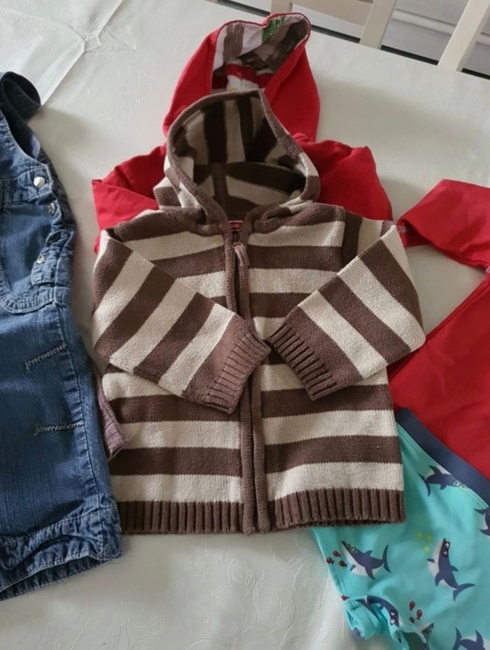 Lot vêtements garçon en 12 mois - photo numéro 3