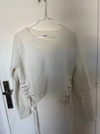 Pull à lacets