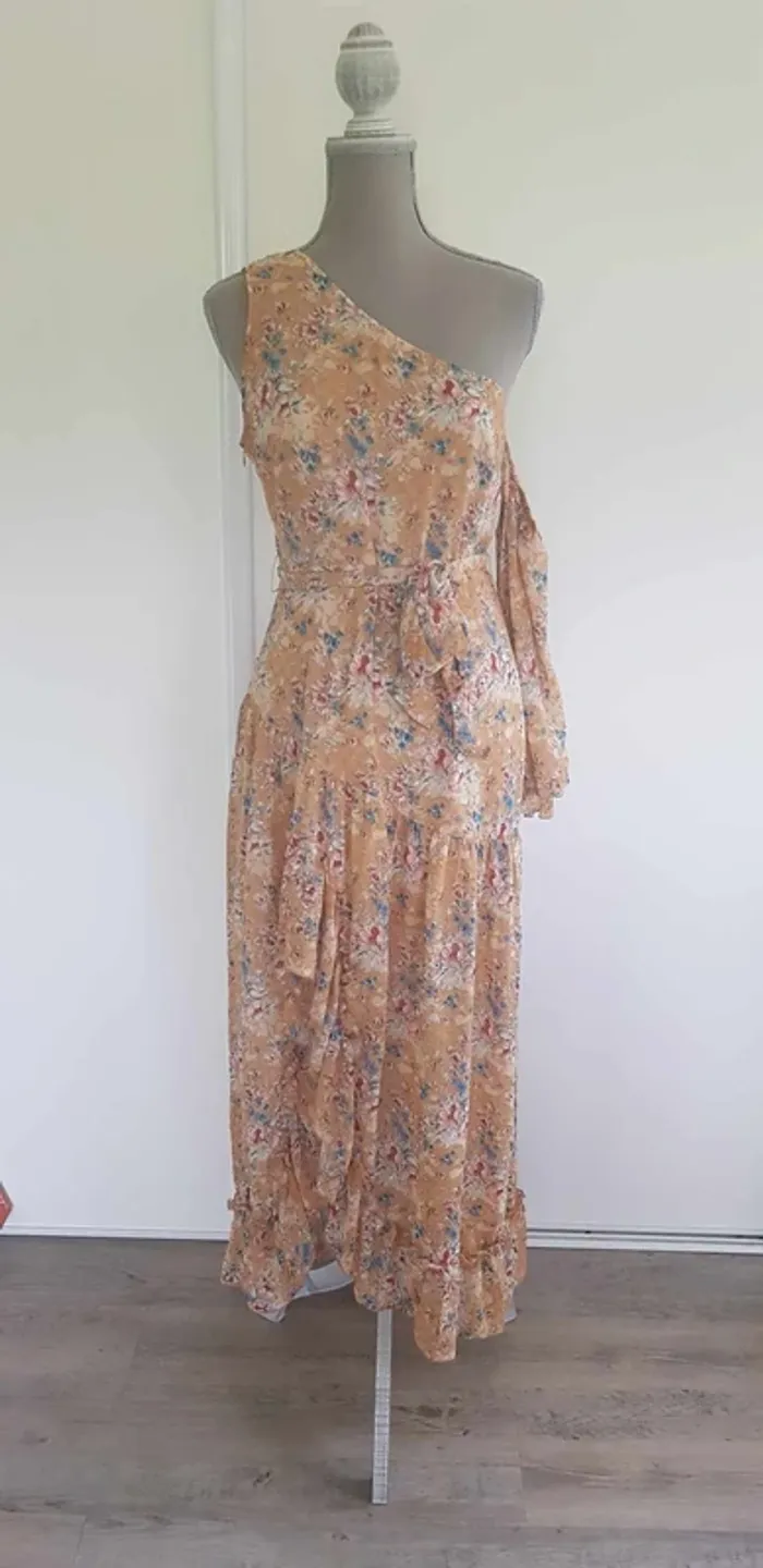 Robe asymétrique / atypique