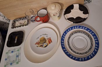 Lot de 13 articles de vaisselle dépareillés