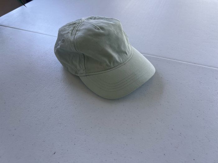 Casquette H&M Taille 18/24 mois  Très bon état   Prix sur les lots                #bebefille6mois   #bebegarcon #naissance #naissancegarcon #nourrisson #maternité #sacfemme #grossesse #ensemblebebe #prixnegociable #prixlots #chauffebiberon #éveil - photo numéro 2