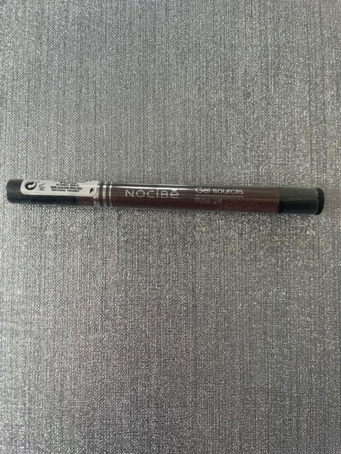 Crayon gel à sourcils