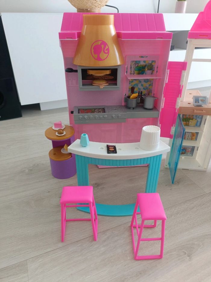Restaurant. barbie transportable - photo numéro 2