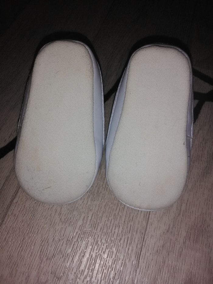 Petites chaussures - photo numéro 3