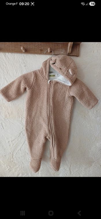 Combinaison bébé taille 6 mois