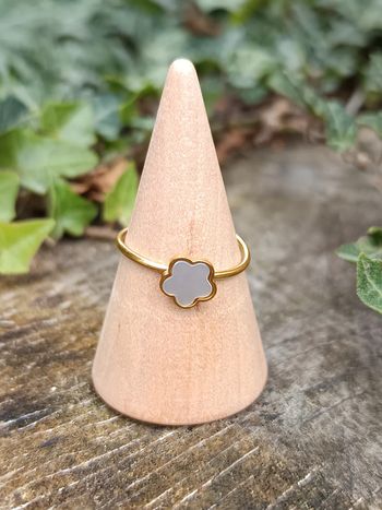 Bague acier inoxydable fleurs blanches