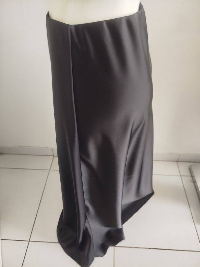 #kytietailleuniquefemme. Jupe longue en satin évasé taille unique - photo numéro 4