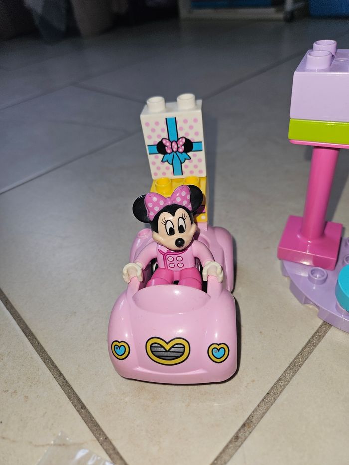 Lego Duplo Le fete d'anniversaire de Minnie - photo numéro 3