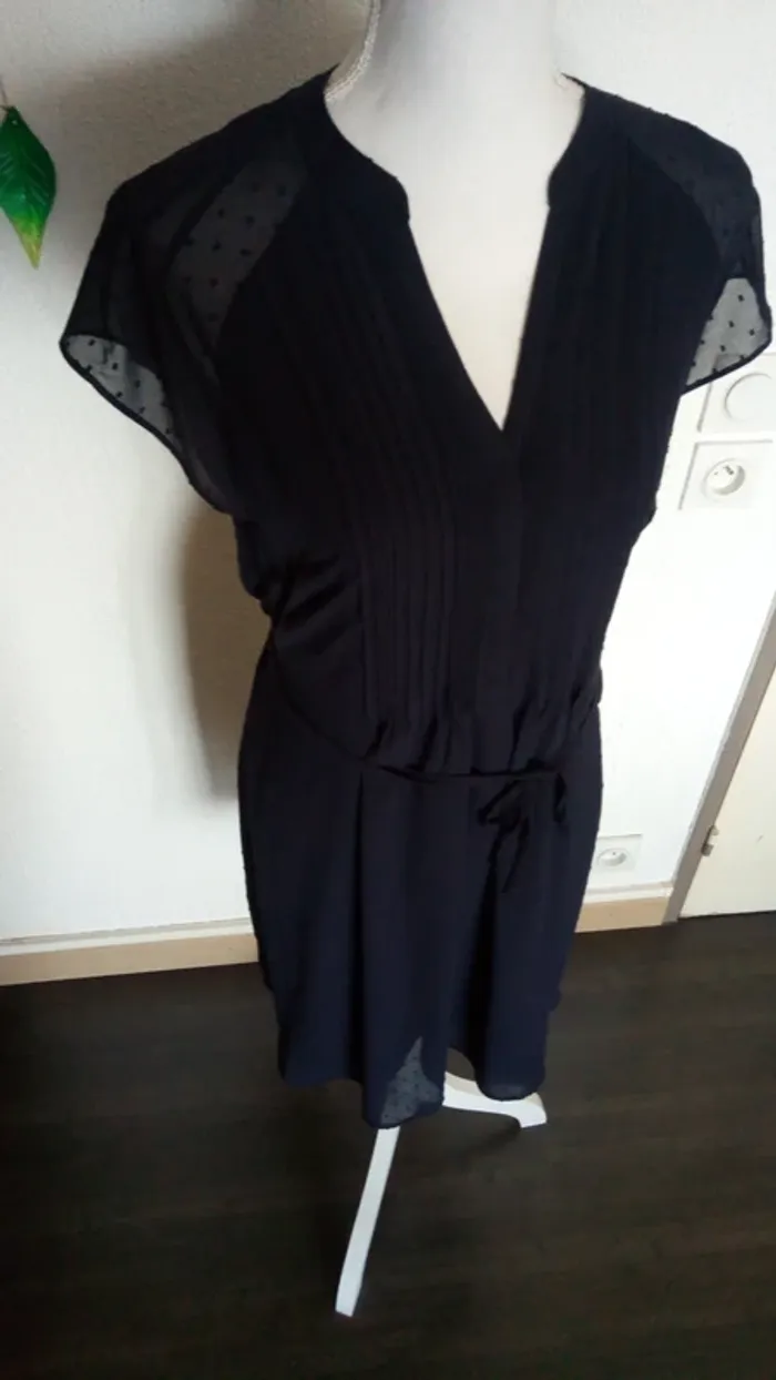 H&M Robe fluide voilage marine - photo numéro 2