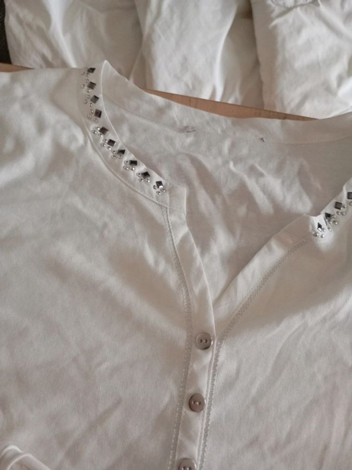 2 t shirt femme bon état 36 38 - photo numéro 4