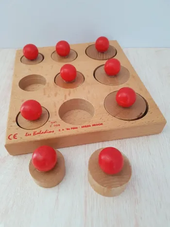 Puzzle encastrement en bois, forme et hauteur Les Baladins