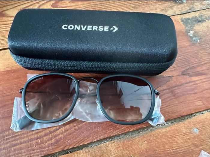 NEUF De Rigo paire de lunettes de soleil Converse all stars étui noires rétro vintage