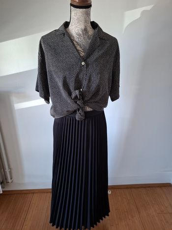 Chemise, chemisier à motifs noirs et blancs