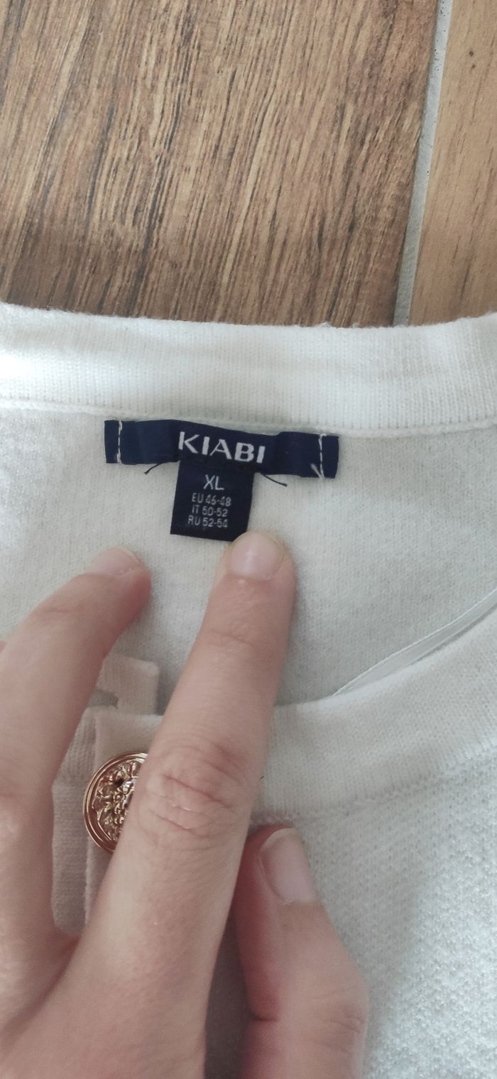 Gilet blanc un peu tâché - photo numéro 4