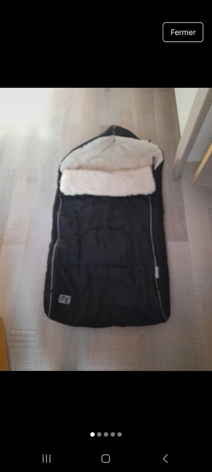 Chancelière ppur poussette de marque monzana